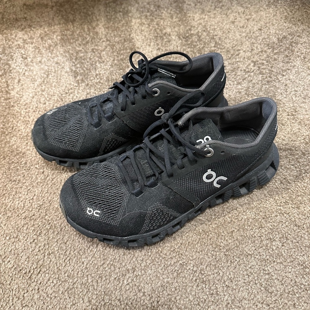 On cloud women’s lifestyle shoe